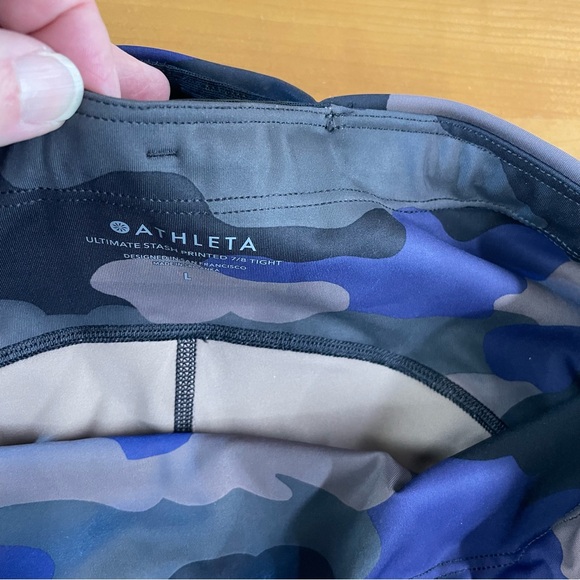 Athleta Ultimate Stash Printed 7/8 Tight large - Picture 8 of 14
